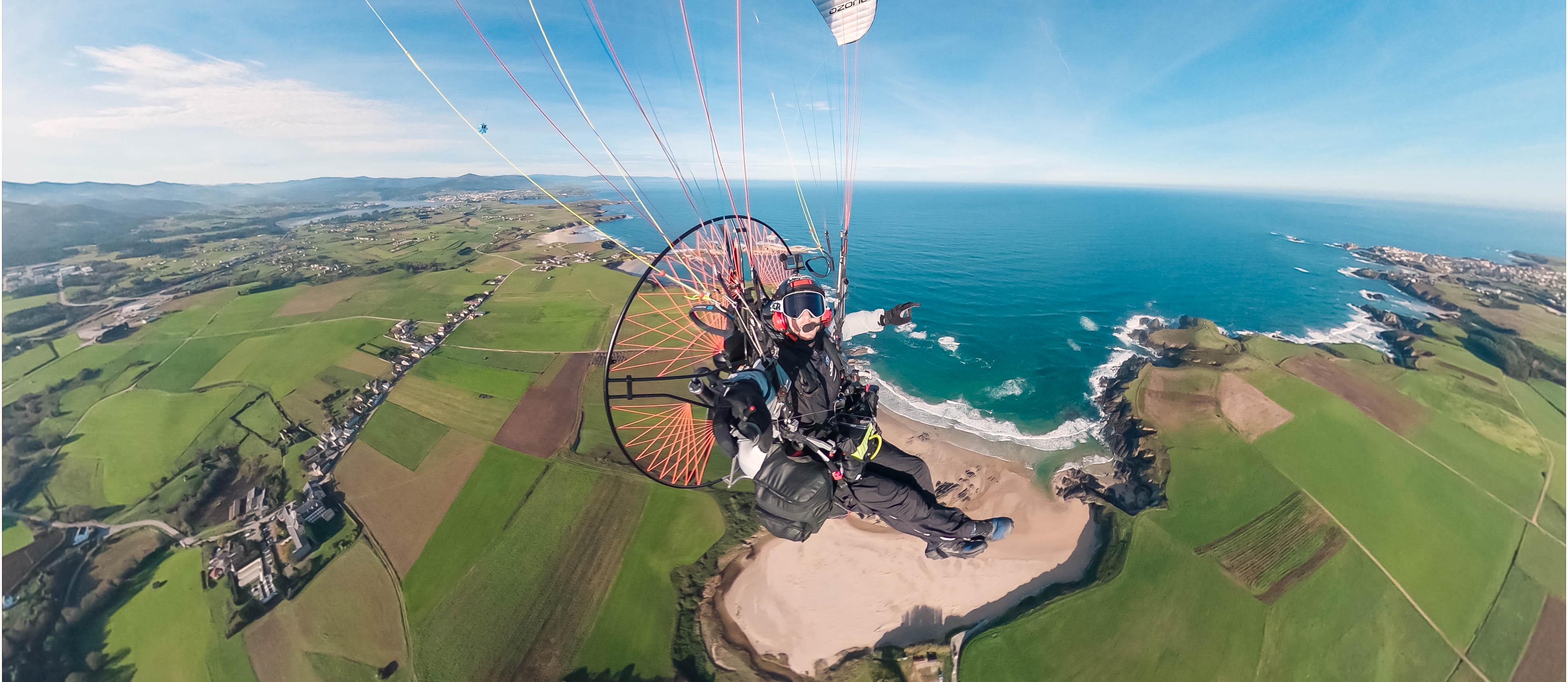 Nico Aubert flying along the coast of Galicia